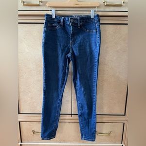Universal Thread Skinny Jeans Stretch size 6/28/SHORT